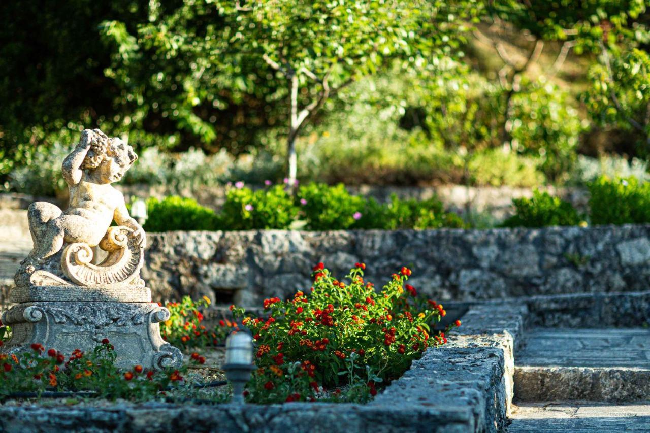 Villa Mantilari Wine Estate 7 Apartments 2 Private Pools 1 Heated Tennis Court Fitness Center Archanes Zewnętrze zdjęcie